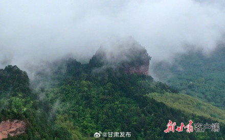 天水:“麦积烟雨”醉游人 天水:“麦积烟雨”醉游人