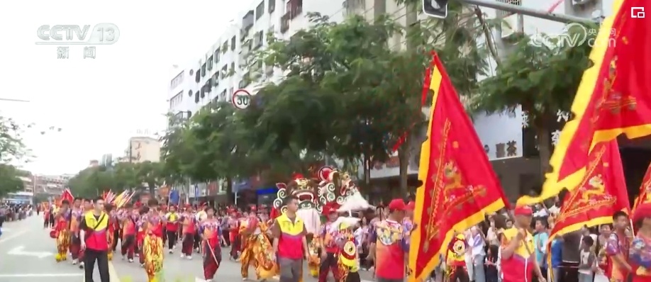 各地旅游市场“花样翻新” 释放“五一”假日消费换“新”活力 各地旅游市场“花样翻新” 释放“五一”假日消费换“新”活力