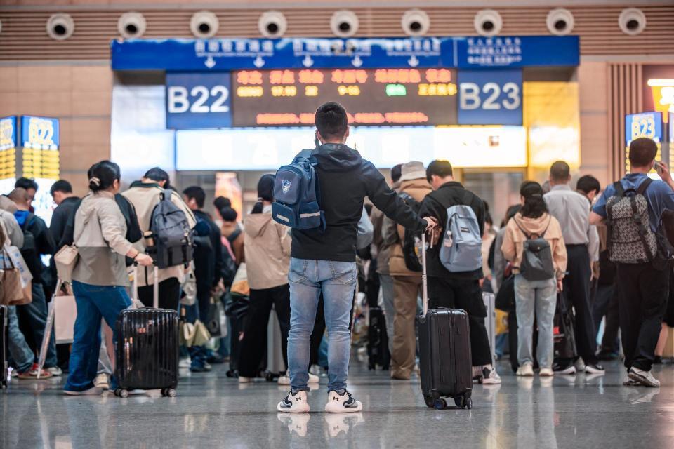 “五一”假期最后一天，广铁预计发送旅客255.6万人次