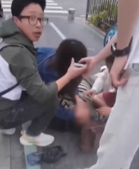 事发厦门，一女子从七八米高的山崖跌落......