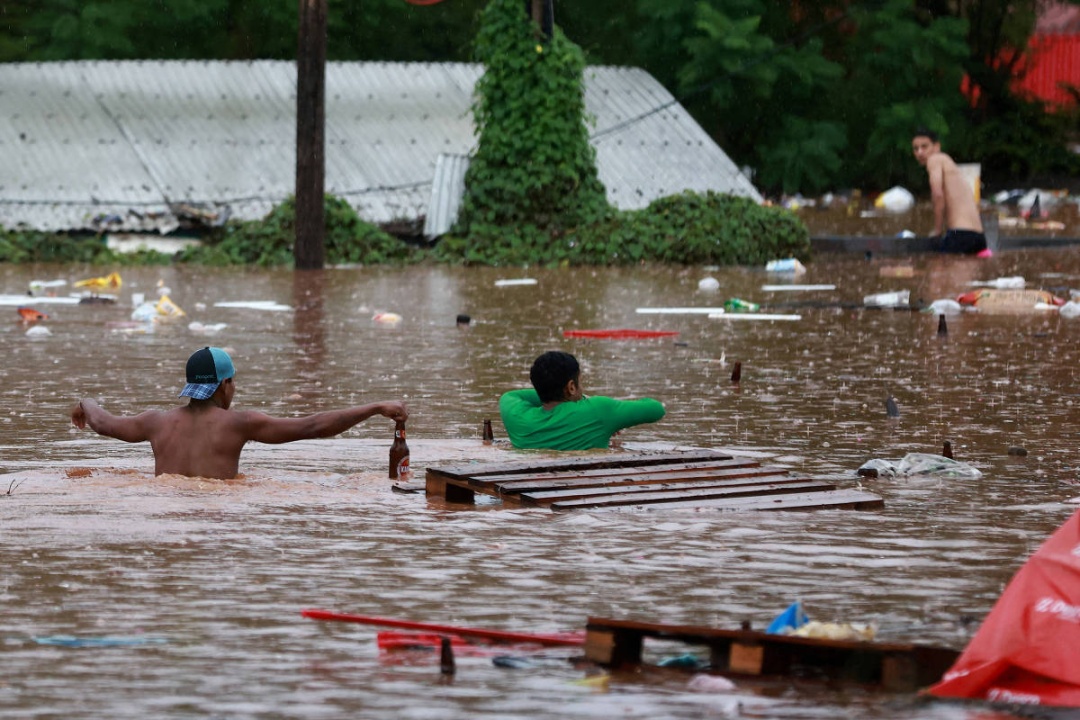多国遭暴雨袭击!已致数百人遇难 多国遭暴雨袭击!已致数百人遇难