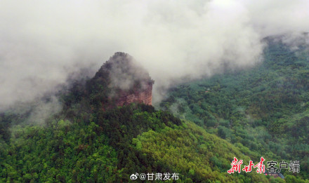 天水:“麦积烟雨”醉游人 天水:“麦积烟雨”醉游人