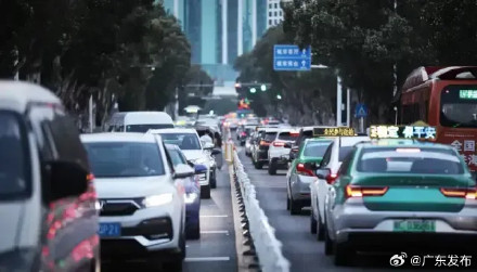 广东:“五一”假期返程高峰今日12时到来 广东:“五一”假期返程高峰今日12时到来