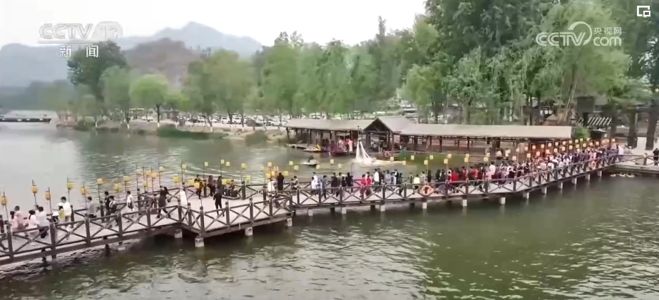 各地旅游市场“花样翻新” 释放“五一”假日消费换“新”活力 各地旅游市场“花样翻新” 释放“五一”假日消费换“新”活力
