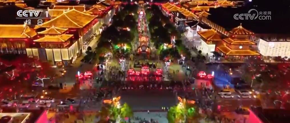 “火热”数据折射假日经济“热度” 感知我国消费市场强大韧性和潜力