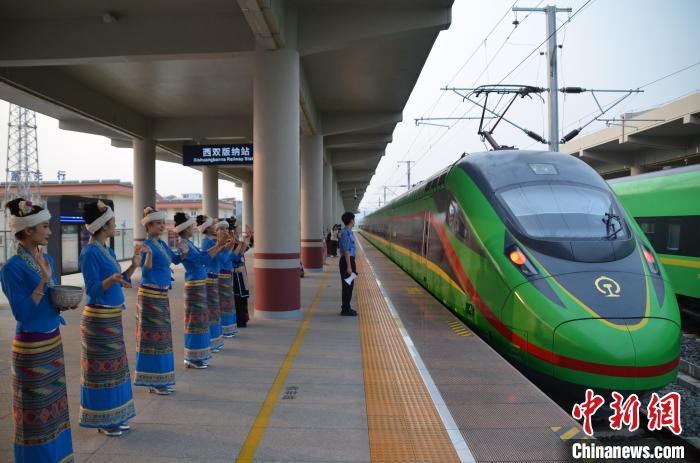 【东盟专线】“五一”假期中老铁路磨憨口岸出入境旅客同比增长101%