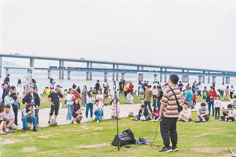 “演艺+”赋能文旅 人文集美迸发青春活力