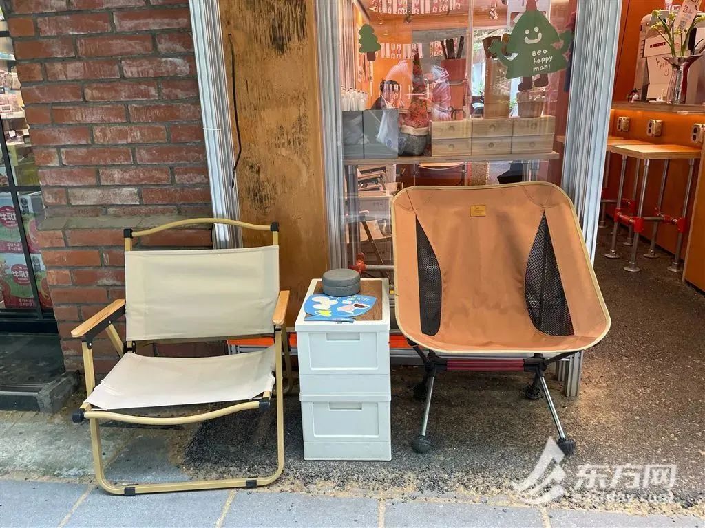 上海有家“被迫营业”咖啡店：早上7点开始“整活”，特调被外媒报道