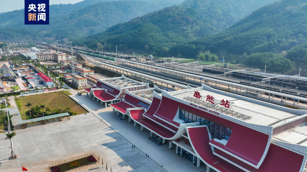 中老铁路磨憨口岸出入境旅客“五一”暴增101%