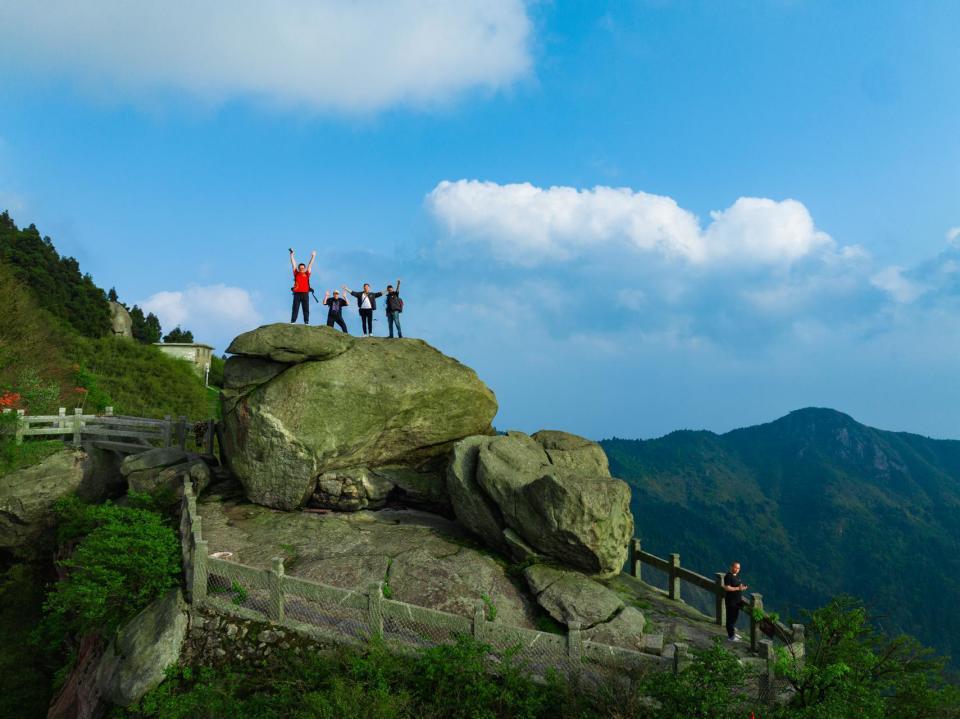 创新高！南岳衡山“五一”累计接待游客56.76万人次