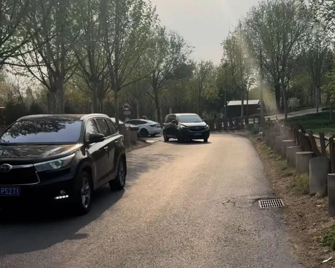 北京这两条路隔河远望，何时才能实现跨河联通？