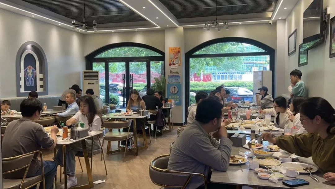 有人排队5小时！“这不是在北上广，是义乌”