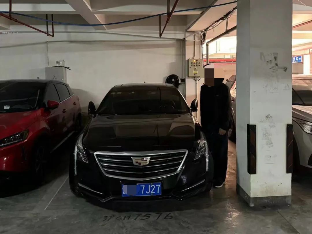 一起碰擦交通事故竟牵出一张“假牌照”