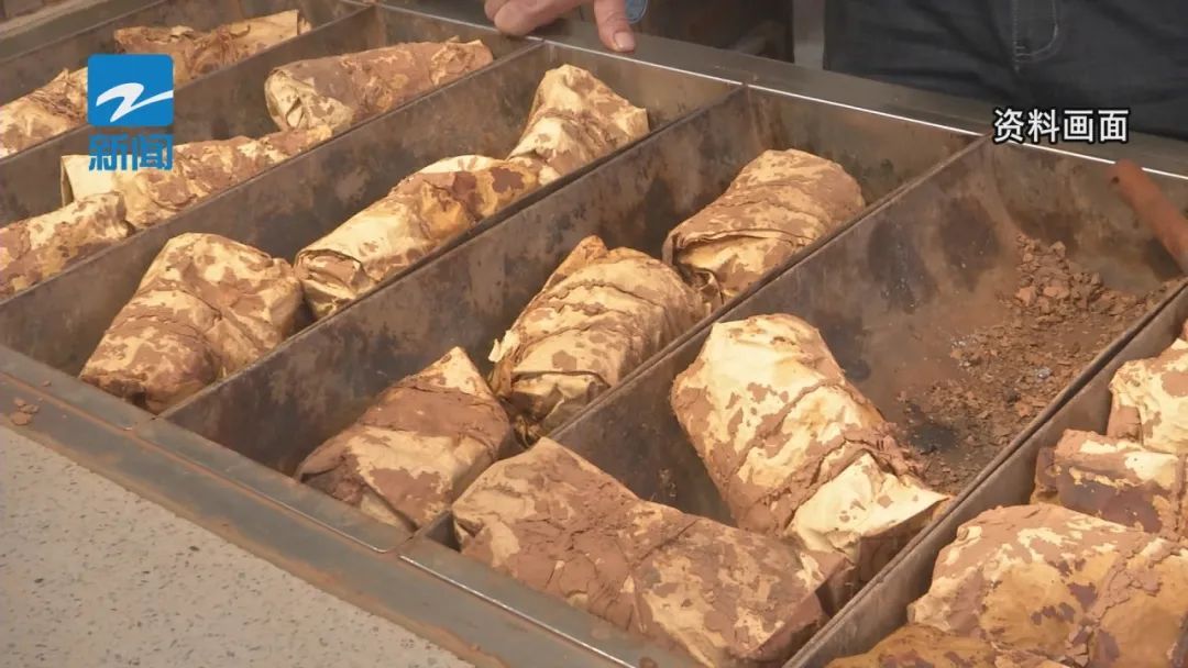 叫花鸡里没有鸡？ 商家回应：临时工误放了模型；市场监管：立案调查