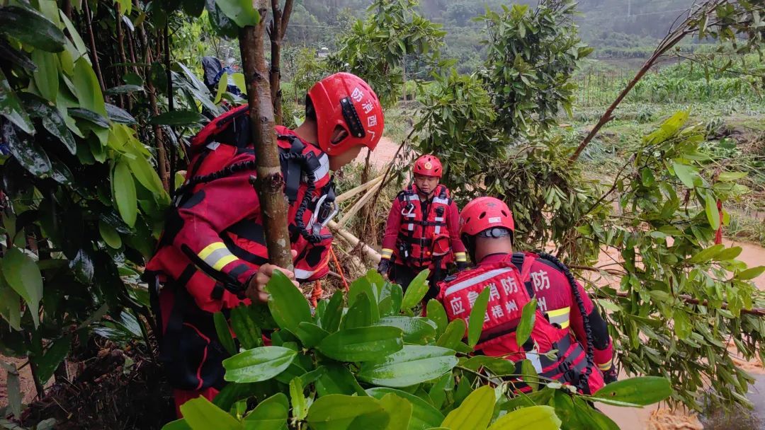 广西岑溪突发山洪，2人不幸落水遇难