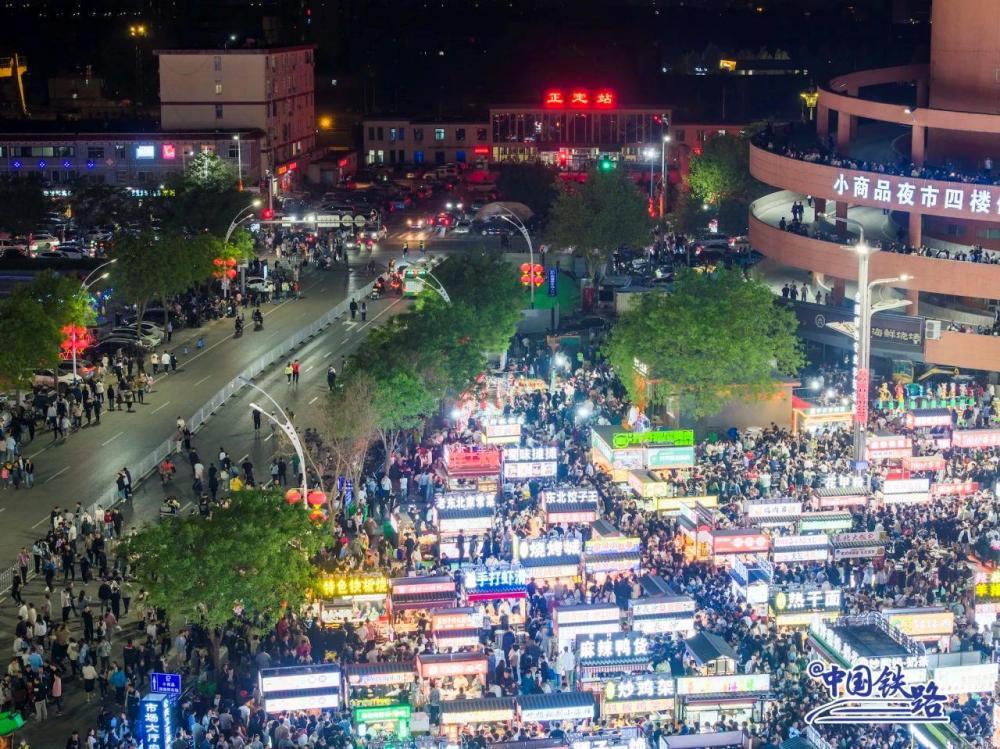 最近，河北石家庄这个夜市火爆出圈！
