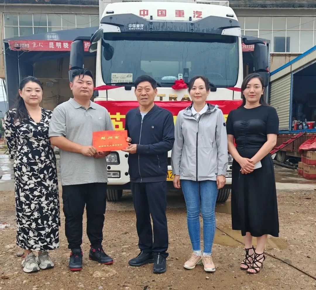 浑身是血！他换了一身衣服才敢进家门