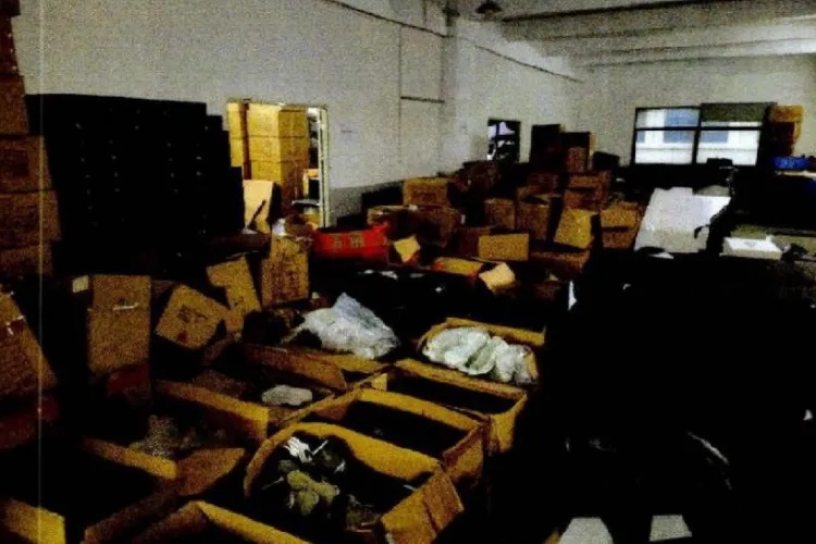 为品牌鞋子做代工后,竟用剩料继续加工该品牌倒卖,夫妻双双被抓 为品牌鞋子做代工后,竟用剩料继续加工该品牌倒卖,夫妻双双被抓