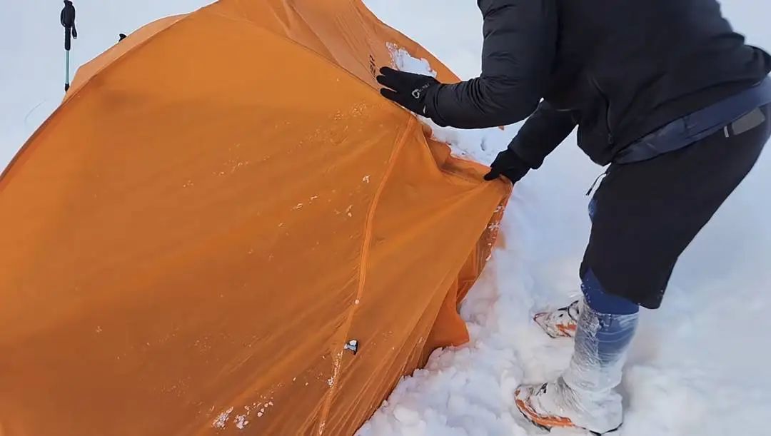 驴友徒步贡嘎山不幸遇难，或因夜遇风雪滑下垭口