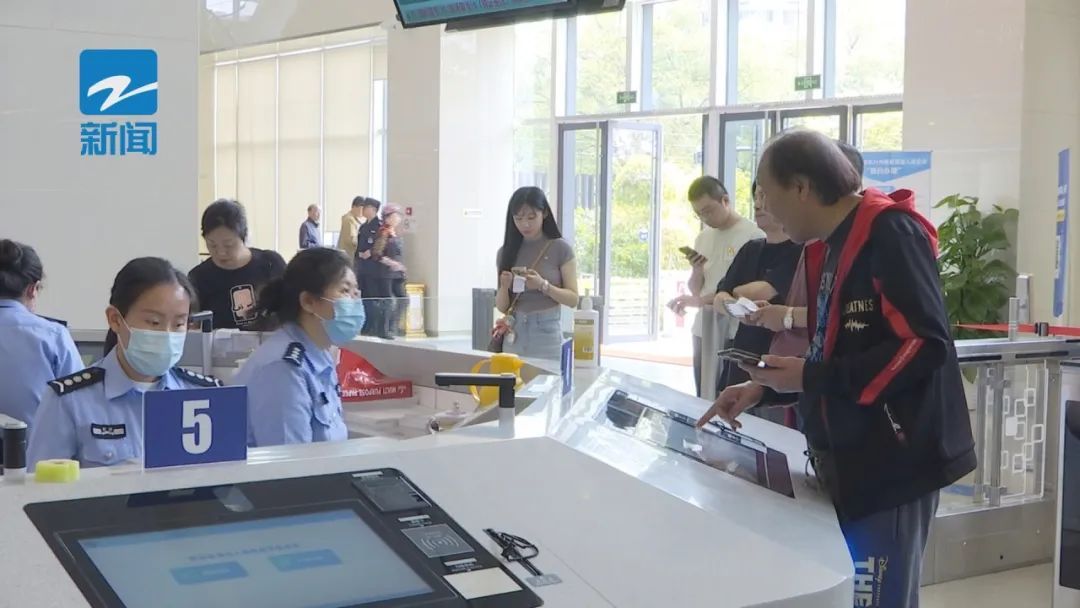 五分钟就能搞定！“三本证”全程网办开始，注意：这些照片可能通不过