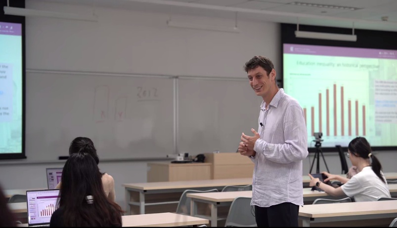 一个小小的兵乓球,连接起中法情缘 一个小小的兵乓球,连接起中法情缘