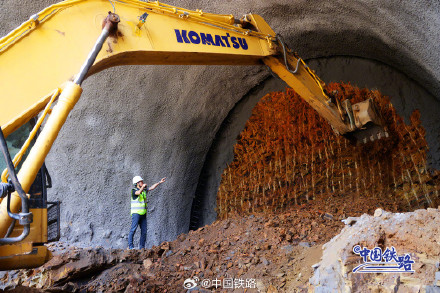 黄百铁路广西段隧道工程进入施工阶段 黄百铁路广西段隧道工程进入施工阶段
