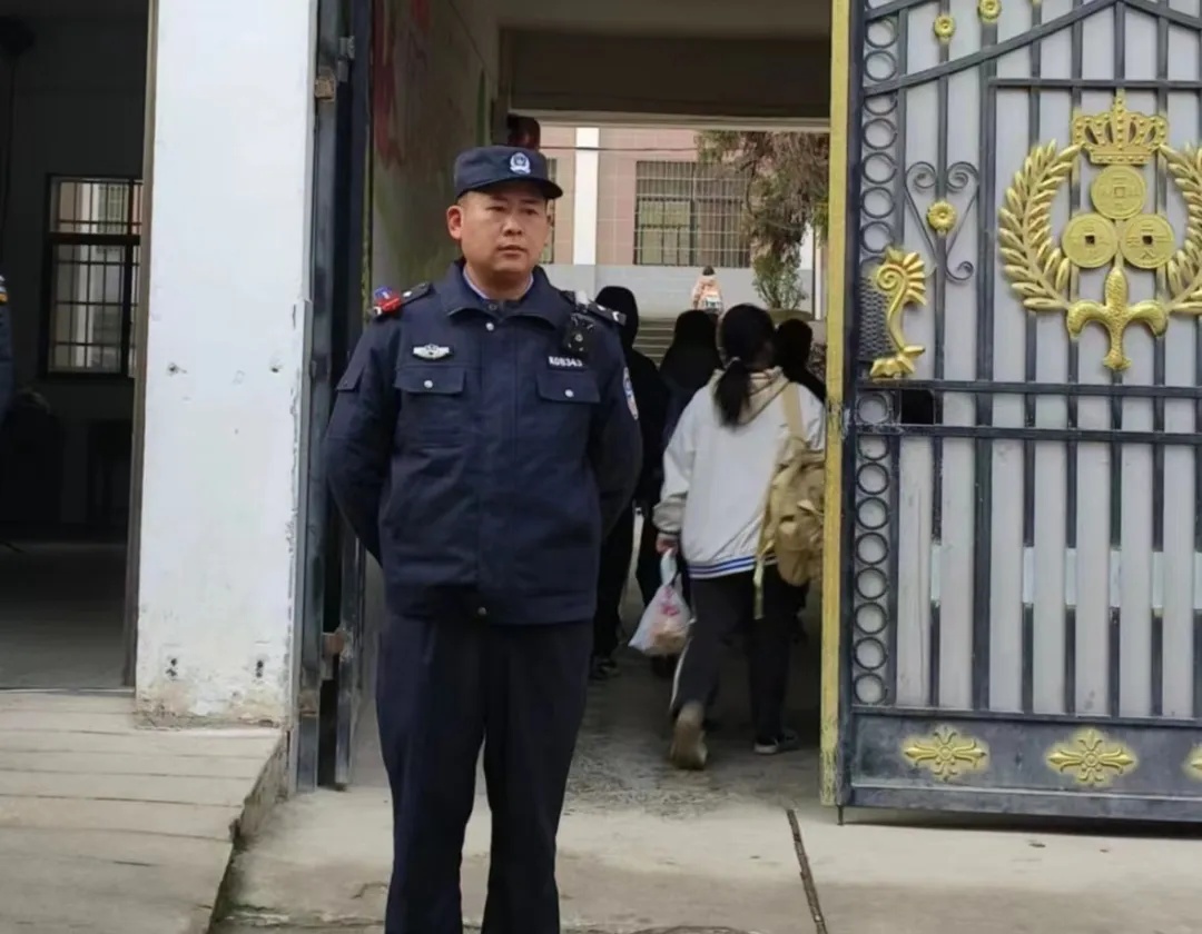 机智救人，新化辅警王文梁好样的！