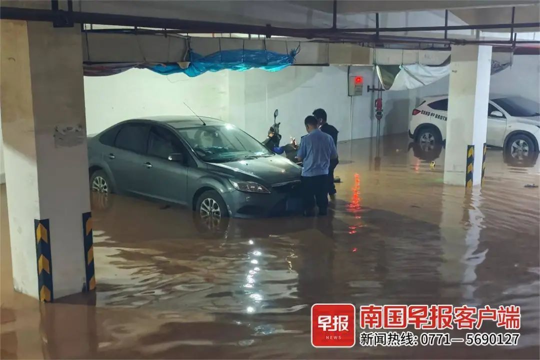 暴雨致城区多处积水严重，有人员被困！南宁多部门紧急救援