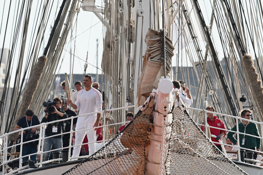 奥运火种乘船登陆，法国如何把火炬传递“玩出花”？