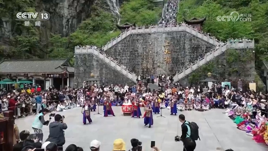 焦点访谈:旅游新趋势 消费新活力 焦点访谈:旅游新趋势 消费新活力