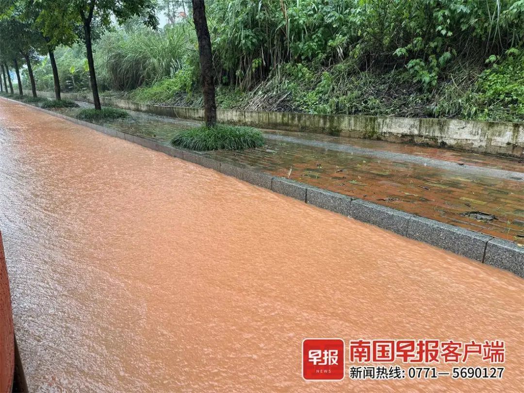 暴雨致城区多处积水严重，有人员被困！南宁多部门紧急救援