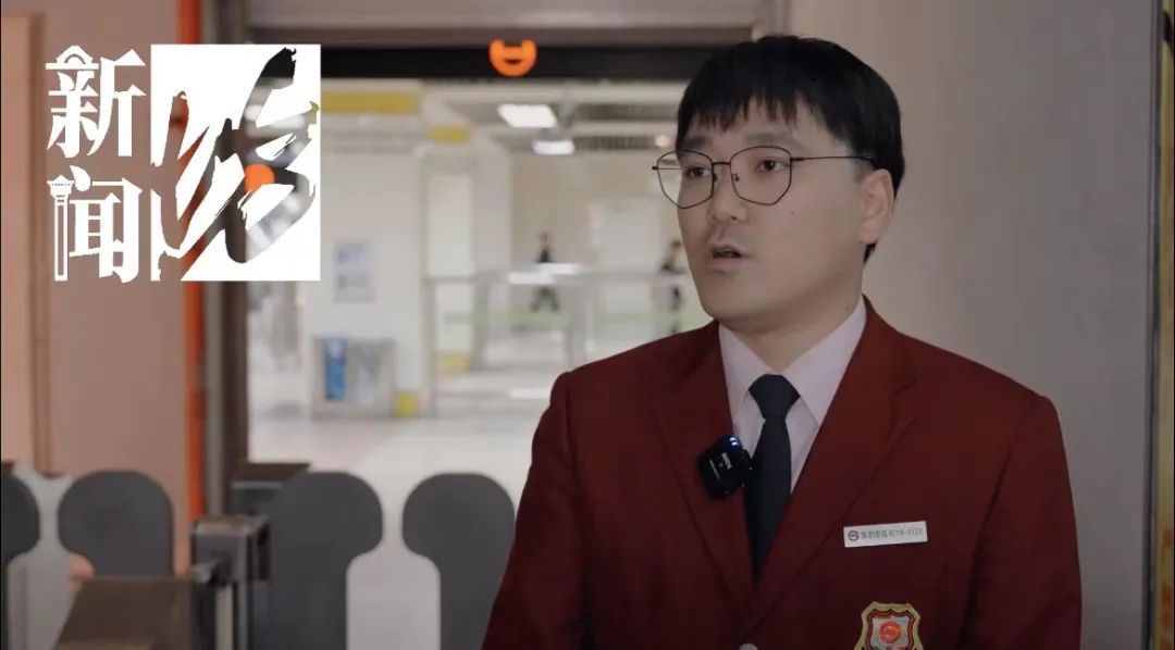 事发上海地铁，晚高峰上演危急一幕！“打我老婆电话”…