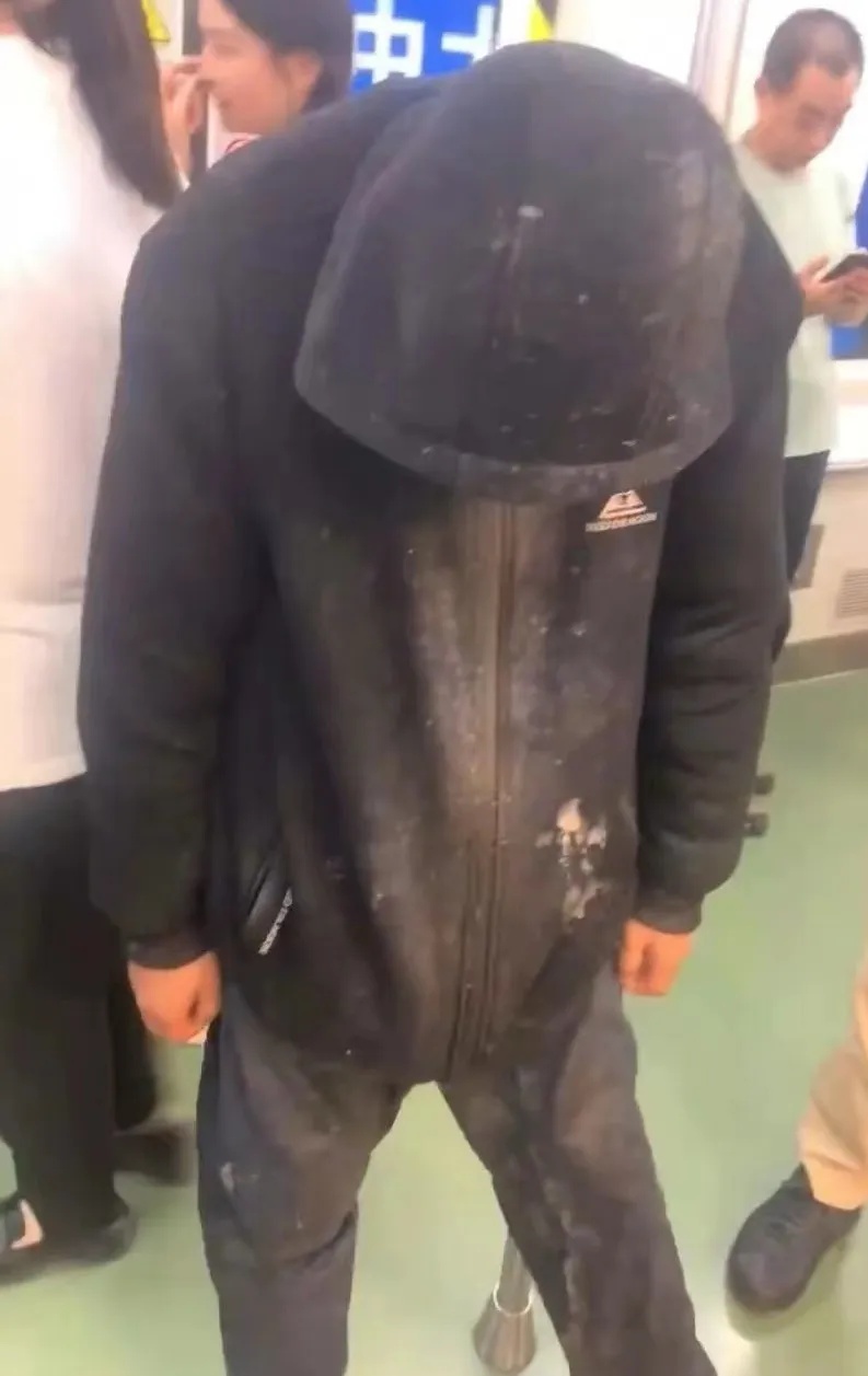 西安地铁黑衣男子身份确定！已送返原籍