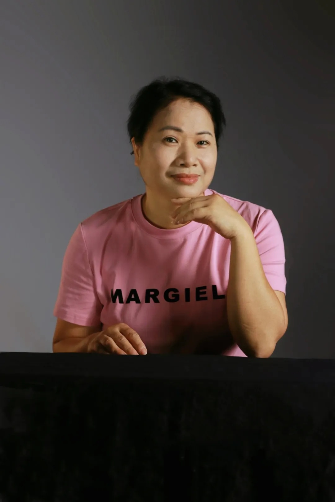 大学生拍的这样一组照片火了!“我要怎么笑啊?” 大学生拍的这样一组照片火了!“我要怎么笑啊?”