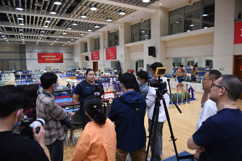 巴黎奥运预备式|国家举重队举行媒体公开课