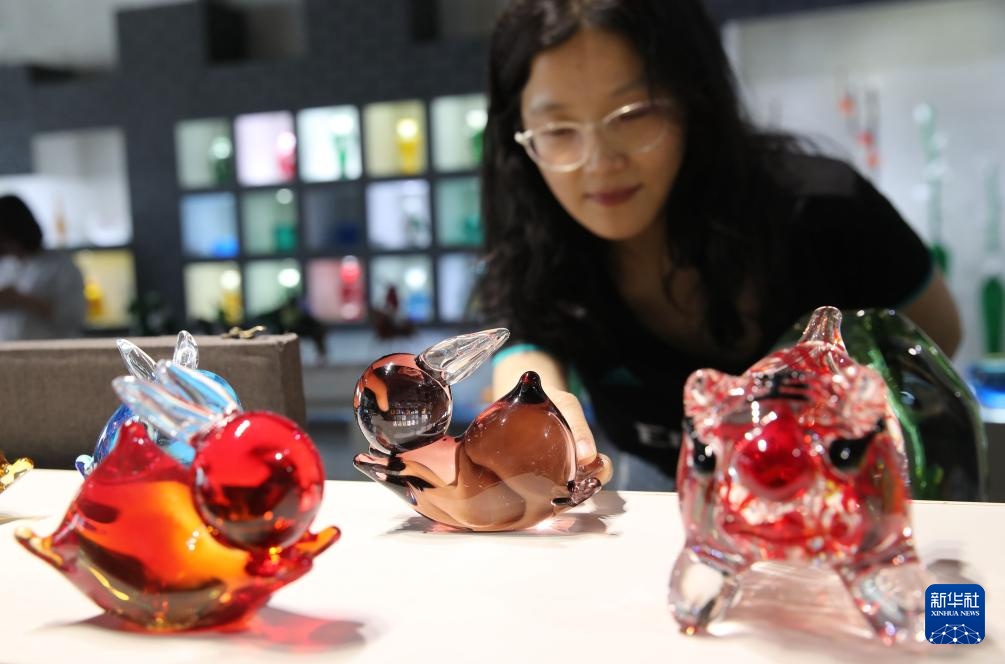 山东博山:创新推动琉璃焕新彩 山东博山:创新推动琉璃焕新彩