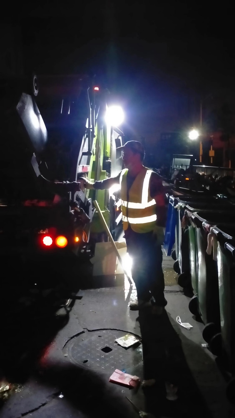 大海捞到“针”了！合肥环卫工翻遍5吨垃圾找到金项链！