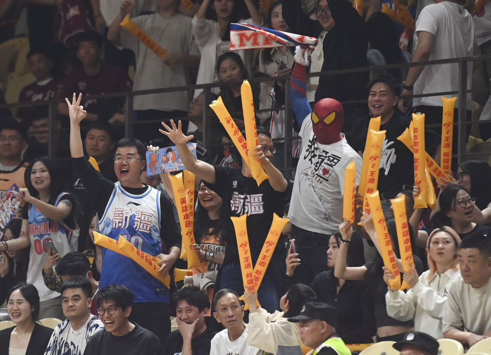 CBA季后赛:新疆伊力特晋级总决赛 CBA季后赛:新疆伊力特晋级总决赛