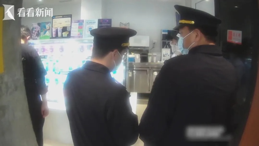 18岁以下不卖？网红酸奶被质疑“擦边”，监管部门出手……