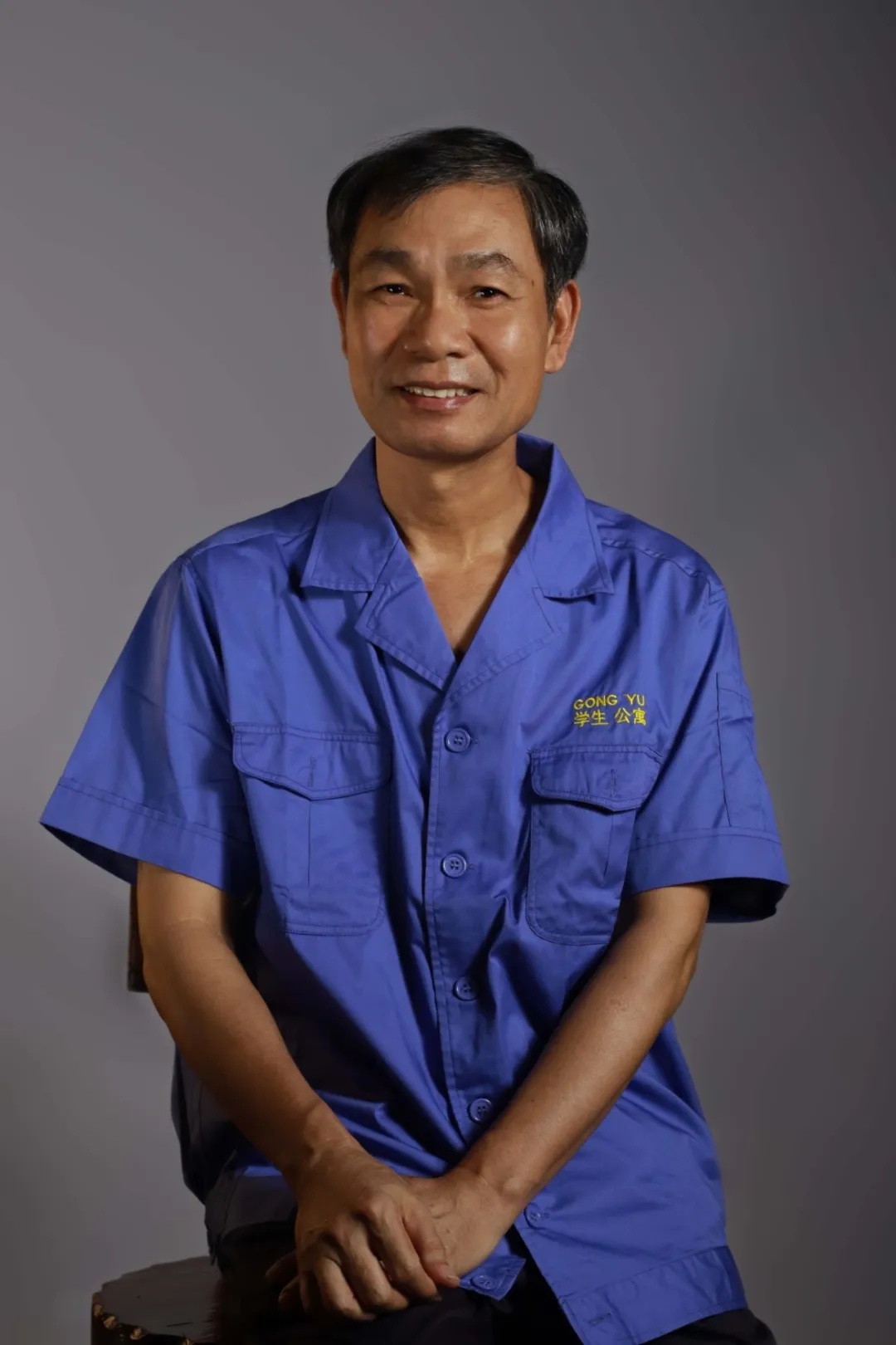 大学生拍的这样一组照片火了!“我要怎么笑啊?” 大学生拍的这样一组照片火了!“我要怎么笑啊?”