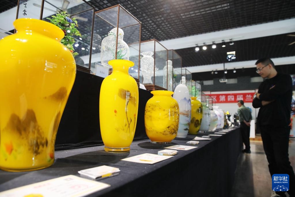 山东博山:创新推动琉璃焕新彩 山东博山:创新推动琉璃焕新彩