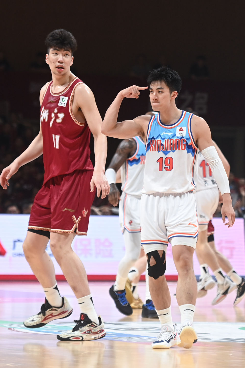 CBA季后赛:新疆伊力特晋级总决赛 CBA季后赛:新疆伊力特晋级总决赛