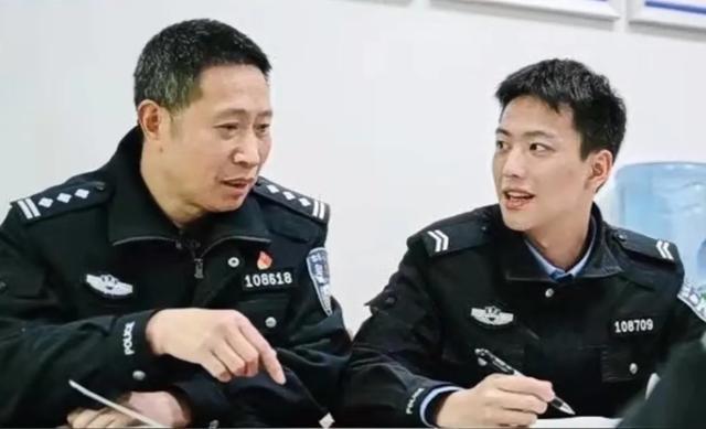 “00后”警官火出圈！网友：“帅得我一个字都没听进去……”