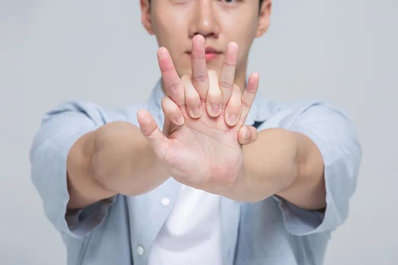 把握“黄金4分钟” 遇到他人心脏骤停该如何急救? 把握“黄金4分钟” 遇到他人心脏骤停该如何急救?