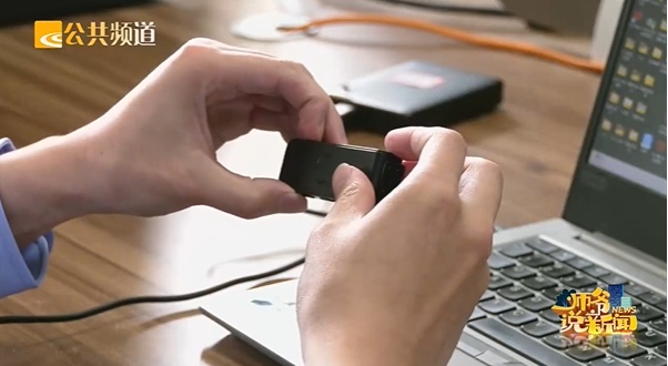 姑娘店内试衣，被这一幕吓坏了！