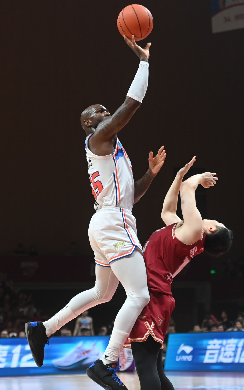 CBA季后赛:新疆伊力特晋级总决赛 CBA季后赛:新疆伊力特晋级总决赛