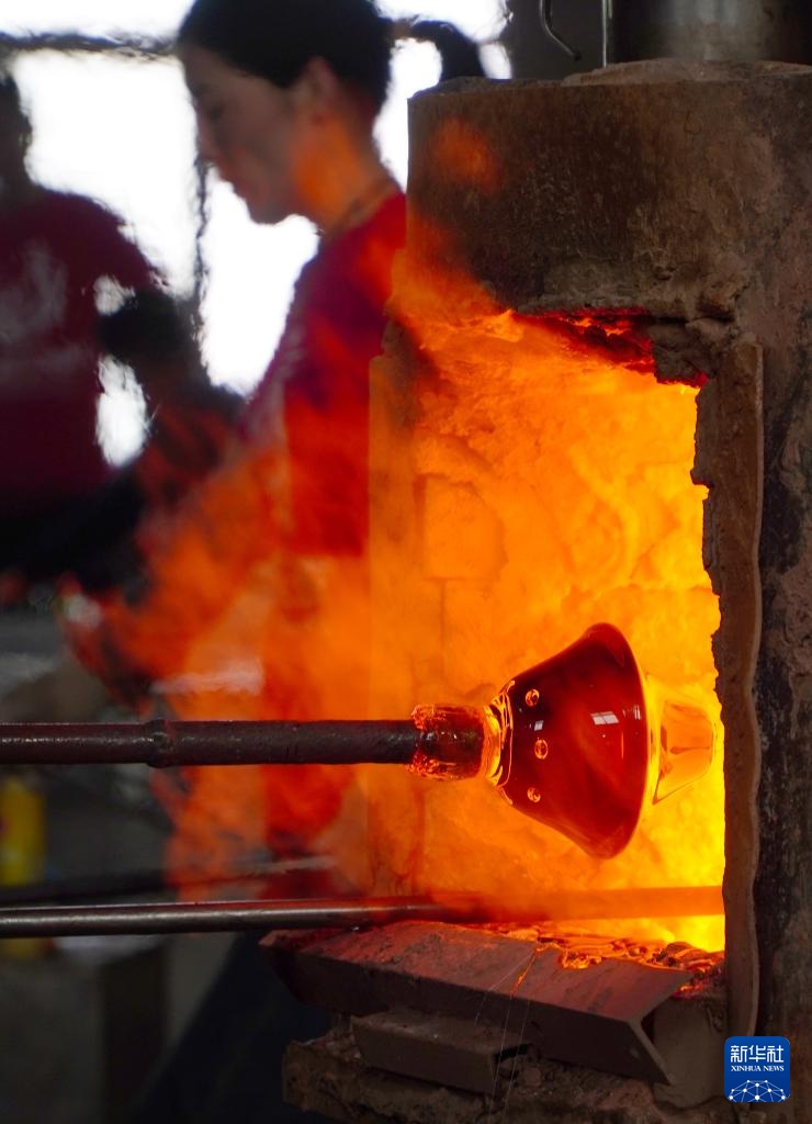 山东博山:创新推动琉璃焕新彩 山东博山:创新推动琉璃焕新彩