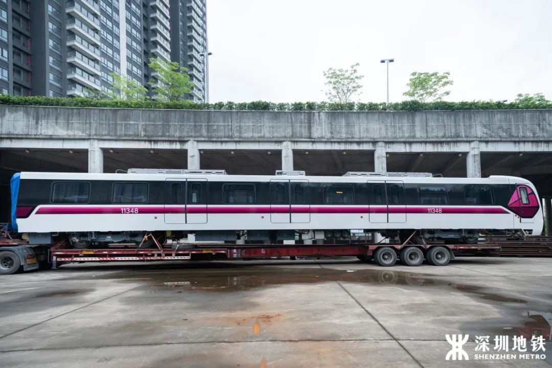 首曝光！坐地铁遇这种新车，深圳人别太意外......