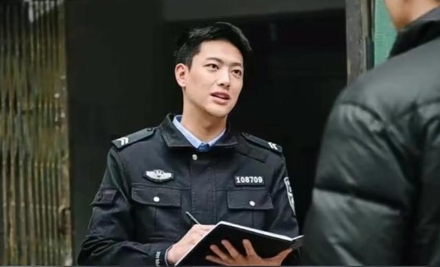 “00后”警官火出圈！网友：“帅得我一个字都没听进去……”