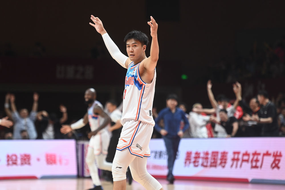 CBA季后赛:新疆伊力特晋级总决赛 CBA季后赛:新疆伊力特晋级总决赛